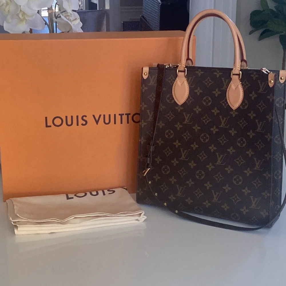 😍LOUIS VUITTON Monogram Sac Plat PM M45848 w/ Dust Bag, Box & Receipt! - Picture 1 of 12
